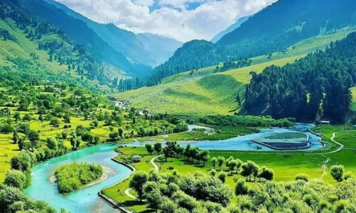 Discover the Serene Green Valleys of Pahalgam with Kashmir Tour Packages from Bangladesh