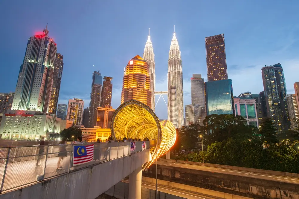 saloma link to petronas towers kuala lumpur evening tour for travelers from bangladesh